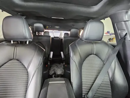 Toyota Highlander 2022 года за 17 500 000 тг. в Атырау – фото 10