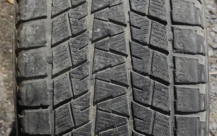 Комплект шин 275/60/20 Bridgestone. за 40 000 тг. в Алматы