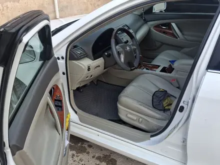 Toyota Camry 2011 года за 4 700 000 тг. в Жанаозен – фото 2