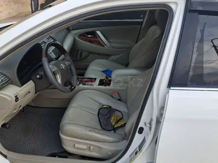 Toyota Camry 2011 года за 4 700 000 тг. в Жанаозен – фото 3