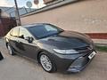 Toyota Camry 2018 года за 11 500 000 тг. в Шымкент – фото 2