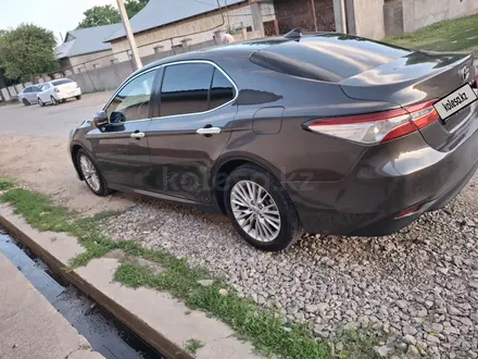 Toyota Camry 2018 года за 11 500 000 тг. в Шымкент – фото 5