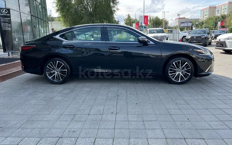 Lexus ES 250 Progressive 2022 годаfor25 700 000 тг. в Караганда