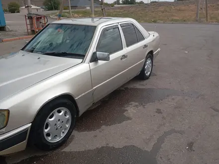 Mercedes-Benz E 200 1992 года за 1 300 000 тг. в Шымкент – фото 5