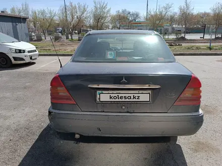 Mercedes-Benz C 180 1997 года за 1 400 000 тг. в Астана – фото 5