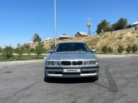 BMW 740 1994 года за 3 700 000 тг. в Шымкент