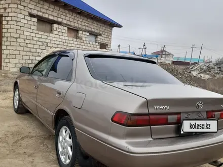 Toyota Camry 1999 года за 3 500 000 тг. в Актобе – фото 4