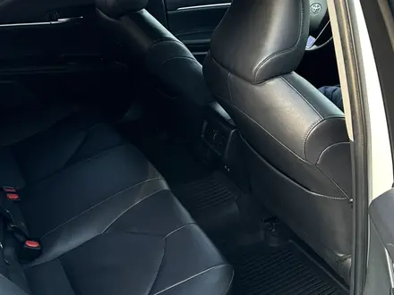 Toyota Camry 2021 года за 13 500 000 тг. в Караганда – фото 10