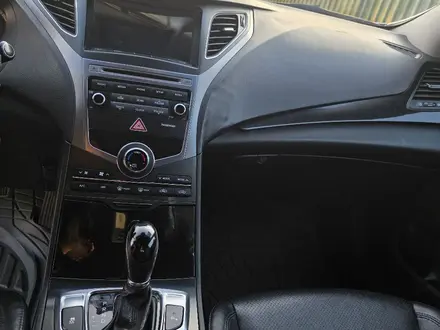 Hyundai Grandeur 2015 года за 3 300 000 тг. в Караганда – фото 11