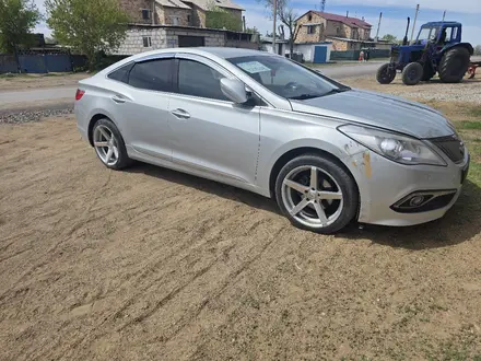 Hyundai Grandeur 2015 года за 3 300 000 тг. в Караганда – фото 2