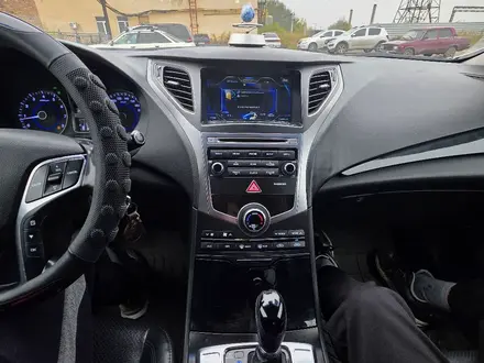 Hyundai Grandeur 2015 года за 3 300 000 тг. в Караганда – фото 24