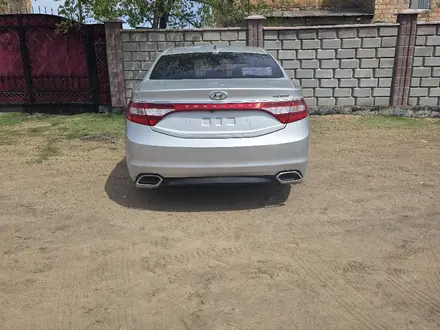 Hyundai Grandeur 2015 года за 3 300 000 тг. в Караганда – фото 5