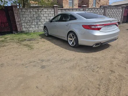 Hyundai Grandeur 2015 года за 3 300 000 тг. в Караганда – фото 9