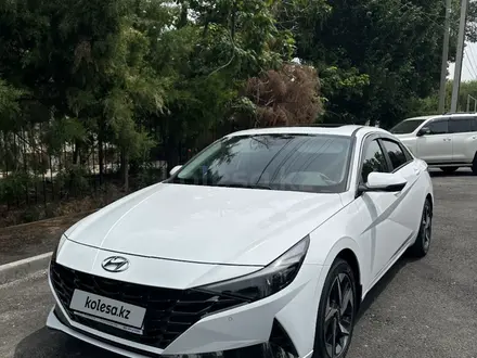 Hyundai Elantra 2022 года за 10 700 000 тг. в Шымкент