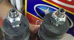 LX 570 амортизатор перед и задний KYB за 50 000 тг. в Алматы – фото 3