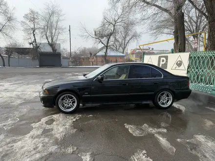 BMW 530 1999 года за 2 950 000 тг. в Алматы – фото 3