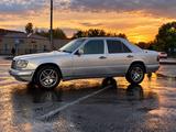 Mercedes-Benz E 280 1993 годаүшін1 890 000 тг. в Караганда – фото 2