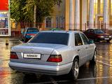 Mercedes-Benz E 280 1993 годаүшін1 890 000 тг. в Караганда – фото 3