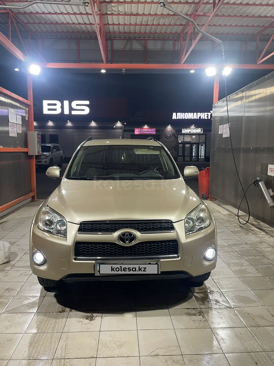 Toyota RAV4, 2010