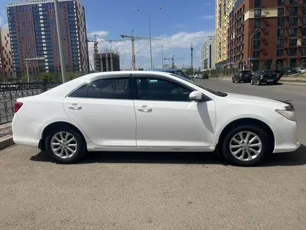 Toyota Camry 2013 года за 8 500 000 тг. в Астана – фото 2