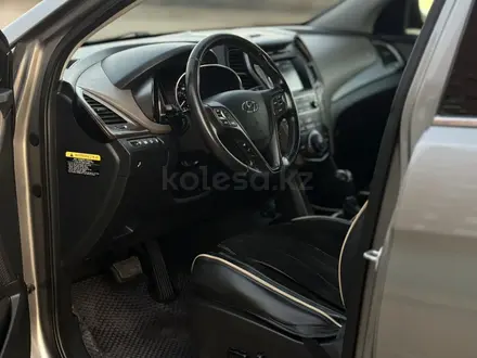 Hyundai Santa Fe 2016 года за 5 800 000 тг. в Уральск – фото 11