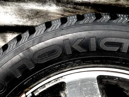 (без дисков) 4 шипованные шины Nokian Hakkapeliitta 2 225/60 R16 98T за 80 000 тг. в Уральск – фото 2