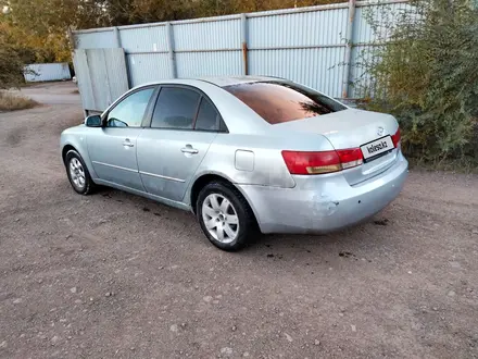 Hyundai Sonata 2005 года за 3 200 000 тг. в Караганда – фото 4