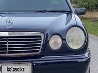 Mercedes-Benz E 320 1996 года за 2 400 000 тг. в Алматы