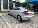 Mercedes-Benz C 180 2003 года за 3 320 000 тг. в Алматы – фото 4