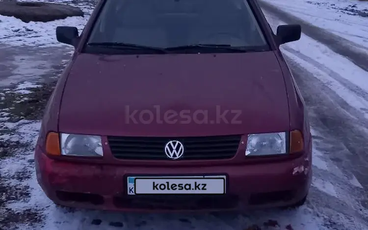 Volkswagen Polo 1996 года за 550 000 тг. в Ленгер