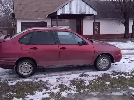 Volkswagen Polo 1996 года за 550 000 тг. в Ленгер – фото 4