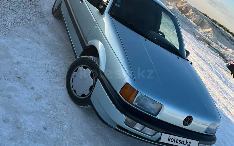 Volkswagen Passat 1990 годаfor1 650 000 тг. в Уральск