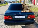 Mercedes-Benz E 200 1997 года за 3 800 000 тг. в Актобе – фото 3
