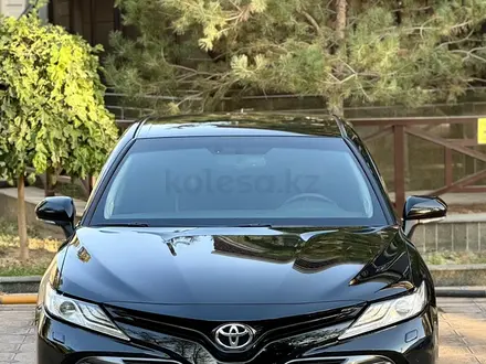 Toyota Camry 2019 года за 14 300 000 тг. в Шымкент – фото 3