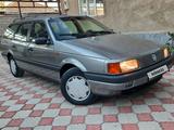 Volkswagen Passat 1990 годаүшін1 730 000 тг. в Алматы