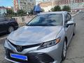 Toyota Camry 2018 года за 12 900 000 тг. в Атырау – фото 2