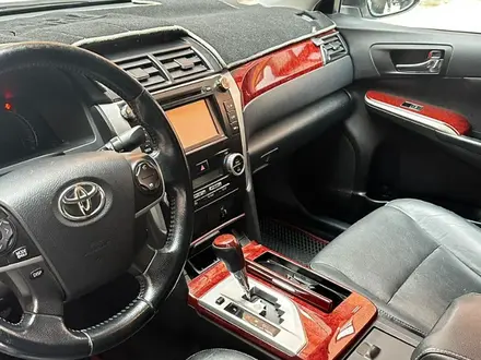 Toyota Camry 2013 года за 9 000 000 тг. в Атырау – фото 4