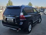 Toyota Land Cruiser Prado 2013 года за 16 350 000 тг. в Алматы – фото 5