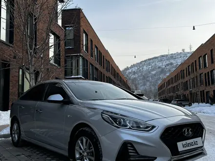 Hyundai Sonata 2021 года за 8 999 999 тг. в Алматы