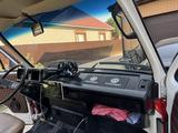 Volkswagen Caravelle 1998 года за 3 600 000 тг. в Актобе – фото 4
