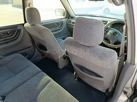 Honda CR-V 1997 года за 3 400 000 тг. в Караганда – фото 5