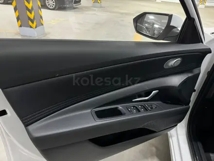 Hyundai Elantra 2024 года за 8 700 000 тг. в Актобе – фото 16