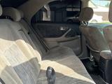 Toyota Camry 1998 годаfor2 850 000 тг. в Актобе – фото 4