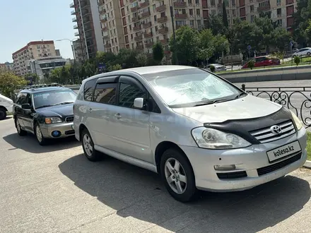 Toyota Ipsum 2004 года за 5 000 000 тг. в Атырау