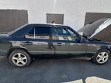 Mercedes-Benz E 320 1993 года за 2 200 000 тг. в Балпык би – фото 2