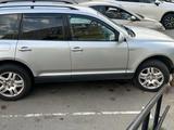Volkswagen Touareg 2004 года за 3 200 000 тг. в Астана – фото 3