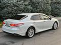 Toyota Camry 2018 года за 13 500 000 тг. в Шымкент – фото 9