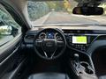 Toyota Camry 2018 года за 13 500 000 тг. в Шымкент – фото 12