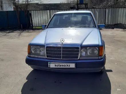 Mercedes-Benz E 260 1990 года за 1 300 000 тг. в Алматы