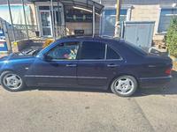 Mercedes-Benz E 280 1998 годаfor2 700 000 тг. в Алматы